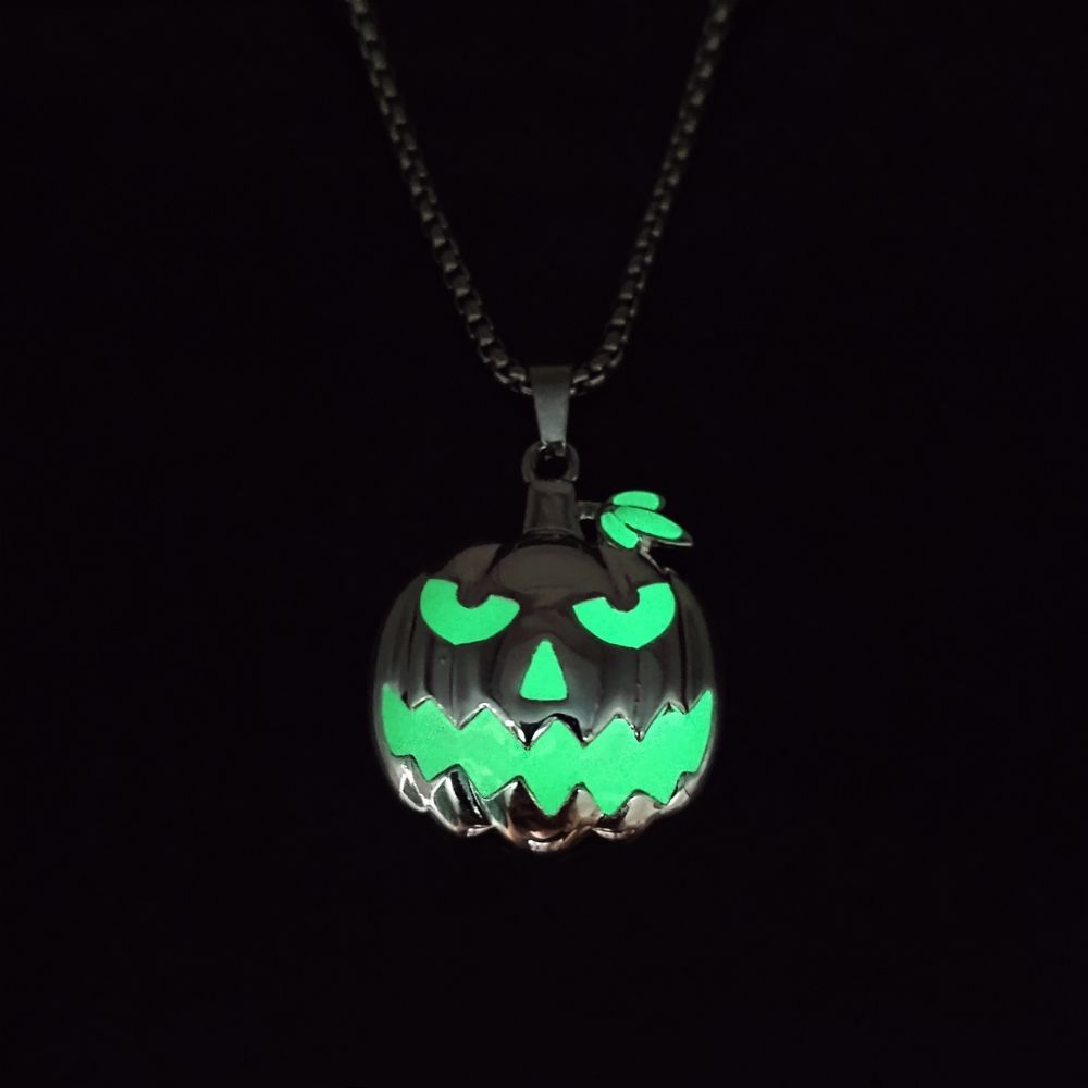 Glowing Pumpkin Necklace - Image 7